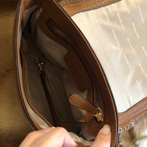 Michael Kors Tan Brown Leather shoulder Bag - Picture 5 of 6